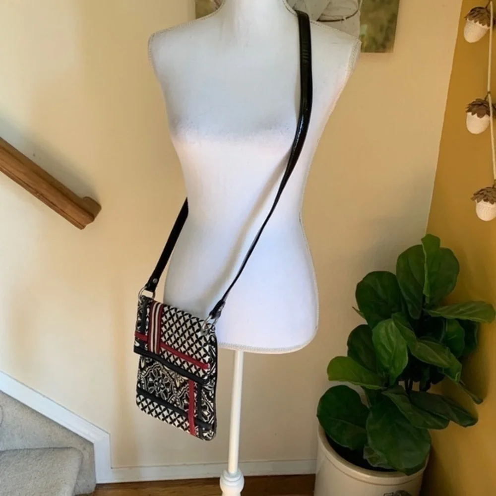 Vera Bradley fabric patent leather‎ crossbody purse